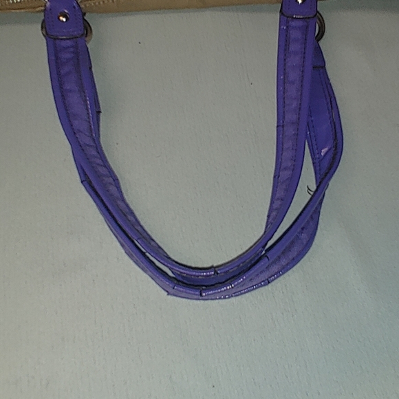 Coach - Picture 7 of 8